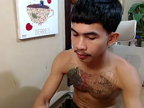 Snapshot of King_BigCock69 chatting on February 24, 3:37 am King BigCock69 online show from February 24, 3:37 am