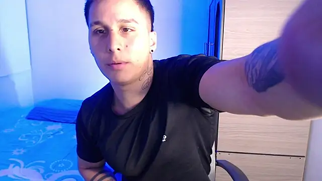 valentinosex1 online show from January 6, 11:40 pm