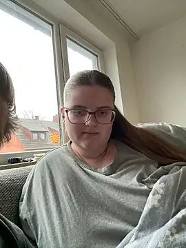 CurvyPaar2 online show from February 12, 3:40 pm