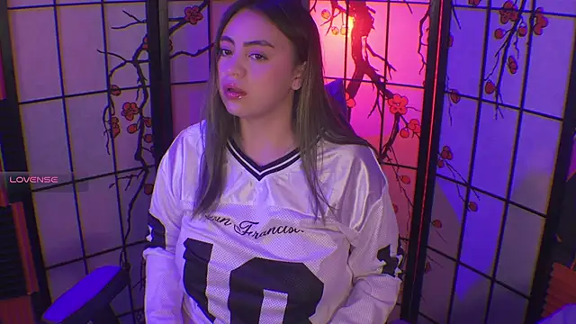 Snapshot of Vanelope_sweet_ chatting on February 19, 2:35 pm Vanelope sweet online show from February 19, 2:35 pm