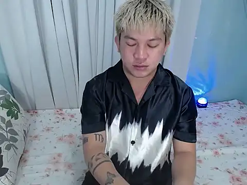 Snapshot of Fuckboii_intown chatting on November 28, 4:09 pm Fuckboii intown online show from November 28, 4:09 pm