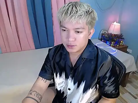 Snapshot of Fuckboii_intown chatting on July 5, 8:54 am Fuckboii intown online show from July 5, 8:54 am