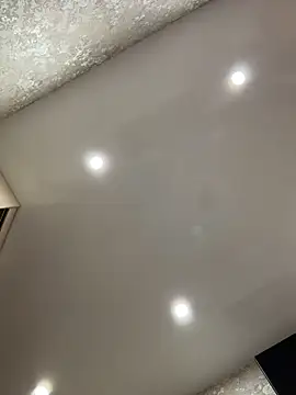 ElliRose online show from February 28, 2:18 pm