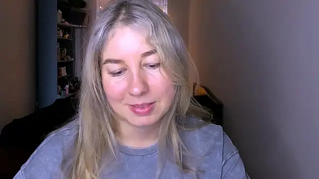 Snapshot of NancySanders chatting on April 18, 9:24 am NancySanders online show from April 18, 9:24 am