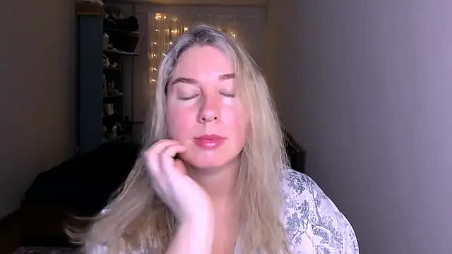 Snapshot of NancySanders chatting on April 18, 8:31 pm NancySanders online show from April 18, 8:31 pm