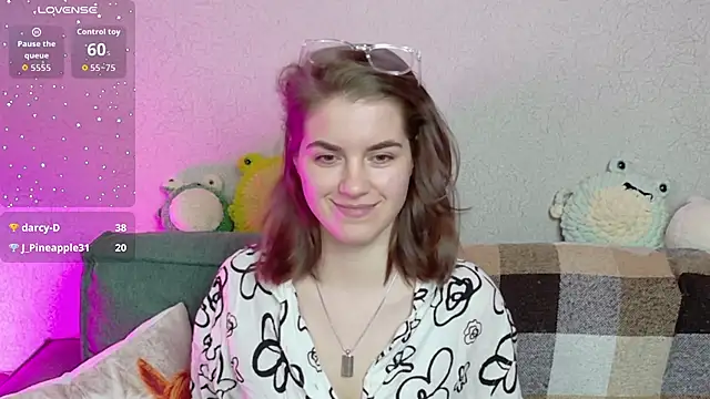 Snapshot of ElzaBlis chatting on April 18, 3:27 pm ElzaBlis online show from April 18, 3:27 pm