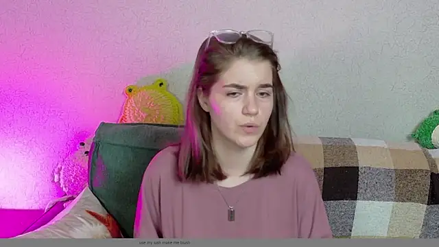 Snapshot of ElzaBlis chatting on May 14, 2:46 pm ElzaBlis online show from May 14, 2:46 pm
