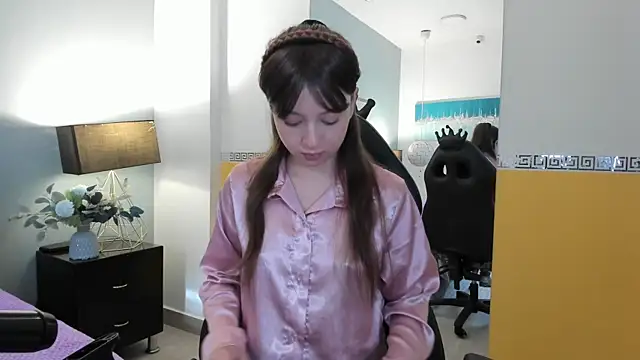 Snapshot of VioletaNova chatting on April 23, 12:29 pm VioletaNova online show from April 23, 12:29 pm