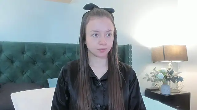 Snapshot of VioletaNova chatting on May 18, 11:27 am VioletaNova online show from May 18, 11:27 am