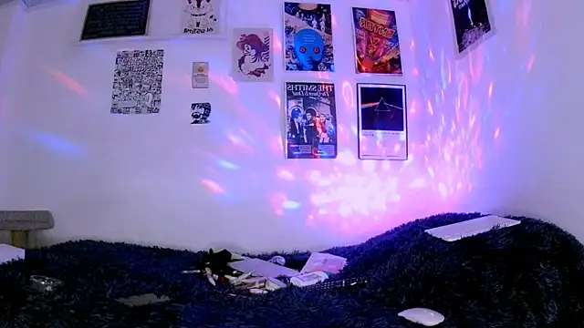 plutonbluemooon333 online show from June 11, 12:32 am