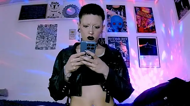 plutonbluemooon333 online show from July 14, 2:05 am