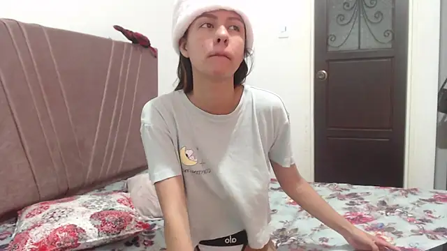 nathaly jones  online show from December 4, 12:14 pm