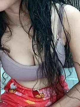 Snapshot of NAIRA5677 chatting on November 17, 4:29 am NAIRA5677 online show from November 17, 4:29 am