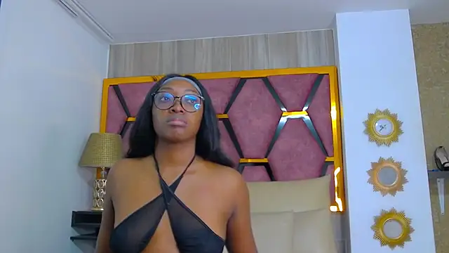 YallianaBrooks online show from June 16, 11:57 am