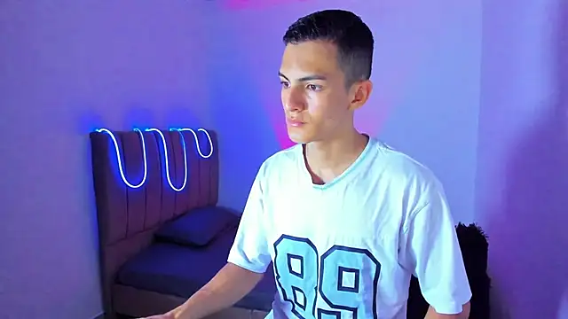 Snapshot of Matiius18 chatting on June 26, 3:05 pm Matiius18 online show from June 26, 3:05 pm