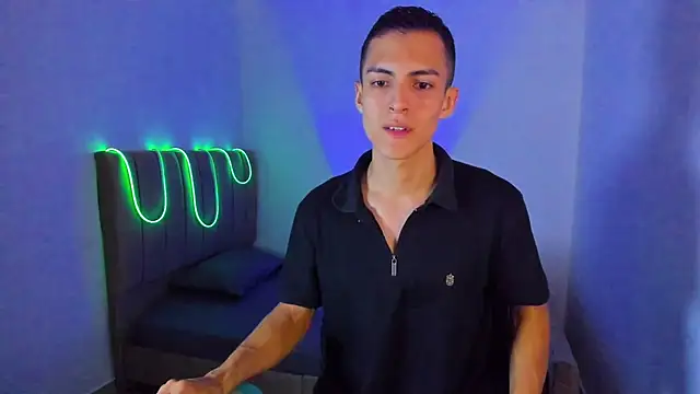 Snapshot of Matiius18 chatting on July 8, 1:48 pm Matiius18 online show from July 8, 1:48 pm
