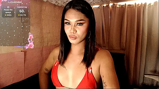 Snapshot of sweet_lucyyy chatting on September 23, 6:00 pm sweet lucyyy online show from September 23, 6:00 pm