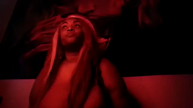 Snapshot of Nisha_Benz chatting on November 3, 10:32 pm Nisha Benz online show from November 3, 10:32 pm