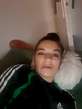 Snapshot of alinaalinutzq chatting on October 11, 2:37 pm alinaalinutzq online show from October 11, 2:37 pm