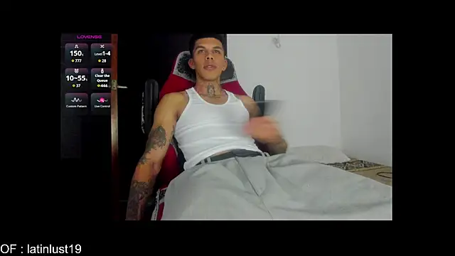 Snapshot of Savajelust chatting on April 4, 11:13 pm Savajelust online show from April 4, 11:13 pm
