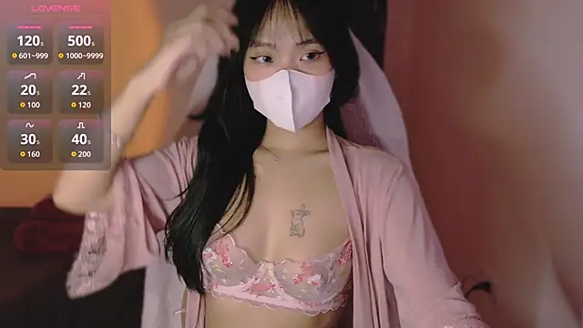 Snapshot of Phuong_Bee chatting on October 11, 1:20 pm Phuong Bee online show from October 11, 1:20 pm