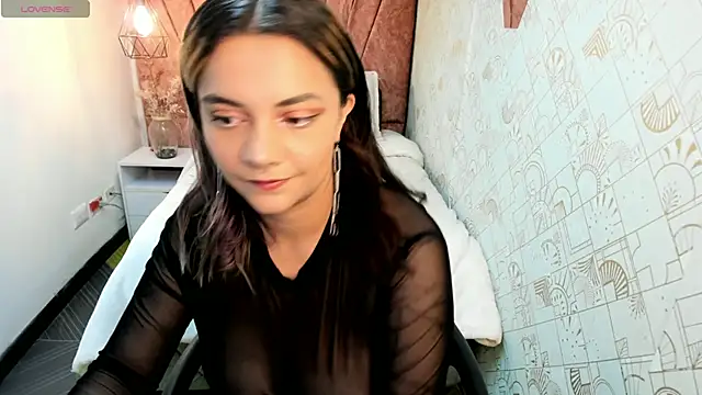 Snapshot of Kiara_Cruz__ chatting on April 29, 7:53 pm Kiara Cruz online show from April 29, 7:53 pm