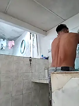 Snapshot of Brayanellatino chatting on February 22, 11:53 am Brayanellatino online show from February 22, 11:53 am