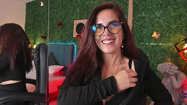 Linagh  online show from April 16, 11:33 am