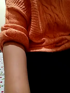 Mroma89six online show from December 5, 11:52 am