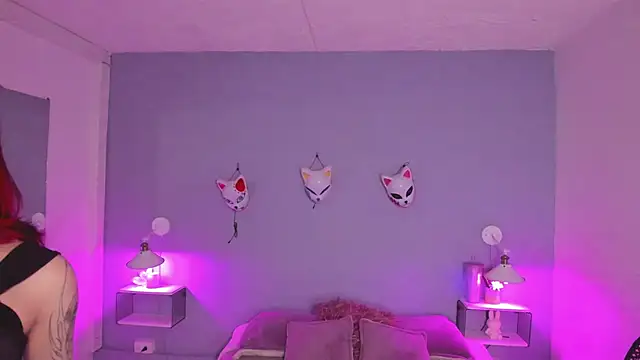 Zoe Lynch  online show from October 6, 11:40 am