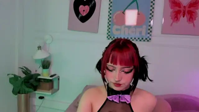 Snapshot of Zoe_Lynch_ chatting on April 14, 11:38 am Zoe Lynch online show from April 14, 11:38 am