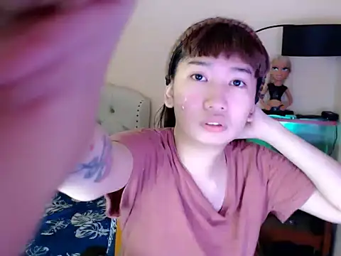 Snapshot of ShantalFoxxy_ chatting on April 25, 5:54 am ShantalFoxxy online show from April 25, 5:54 am