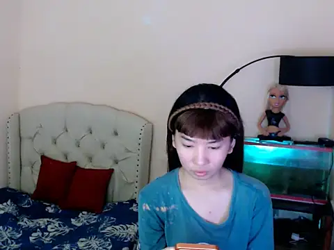 Snapshot of ShantalFoxxy_ chatting on April 27, 11:14 pm ShantalFoxxy online show from April 27, 11:14 pm