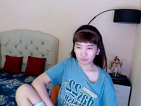 Snapshot of ShantalFoxxy_ chatting on May 11, 6:41 am ShantalFoxxy online show from May 11, 6:41 am