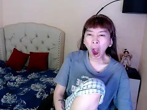 Snapshot of ShantalFoxxy_ chatting on May 26, 2:02 pm ShantalFoxxy online show from May 26, 2:02 pm
