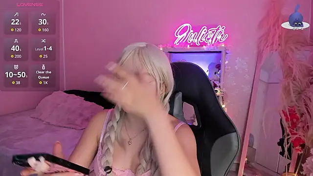 JuliethMoss online show from March 25, 9:10 pm