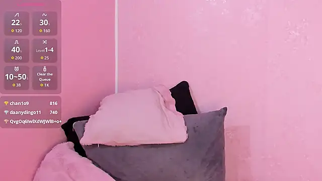 JuliethMoss online show from April 11, 7:45 am