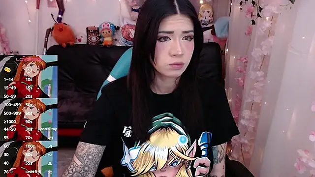 jadedelux  online show from October 8, 6:38 pm