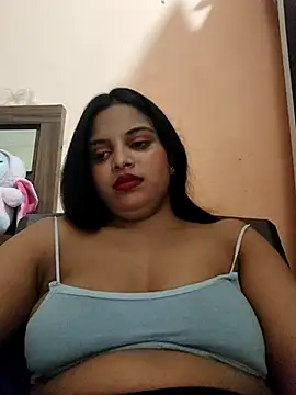 Maahhii 2 online show from April 4, 8:39 pm