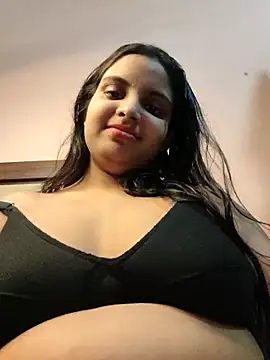 Snapshot of Maahhii_2 chatting on April 27, 7:45 pm Maahhii 2 online show from April 27, 7:45 pm