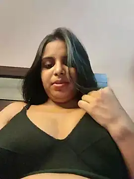 Snapshot of Maahhii_2 chatting on April 28, 3:22 am Maahhii 2 online show from April 28, 3:22 am
