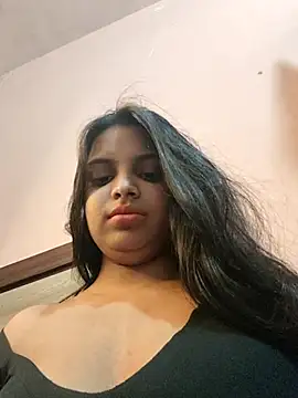Snapshot of Maahhii_2 chatting on April 28, 8:03 pm Maahhii 2 online show from April 28, 8:03 pm