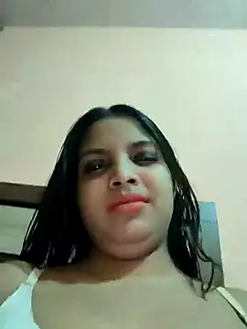 Snapshot of Maahhii_2 chatting on April 30, 8:04 pm Maahhii 2 online show from April 30, 8:04 pm