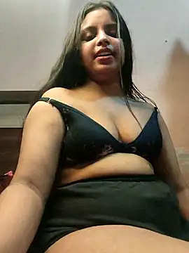 Snapshot of Maahhii_2 chatting on May 14, 8:59 pm Maahhii 2 online show from May 14, 8:59 pm