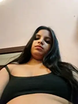 Snapshot of Maahhii_2 chatting on May 16, 7:34 pm Maahhii 2 online show from May 16, 7:34 pm