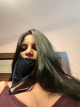 Snapshot of Maahhii_2 chatting on May 22, 11:54 pm Maahhii 2 online show from May 22, 11:54 pm