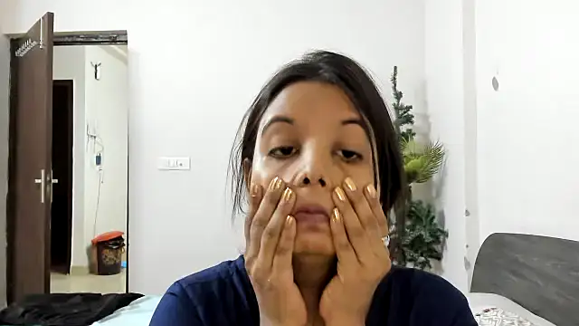 Snapshot of Maahhii_2 chatting on June 13, 3:10 pm Maahhii 2 online show from June 13, 3:10 pm