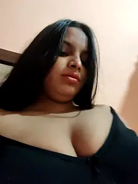 Snapshot of Maahhii_2 chatting on July 19, 6:11 pm Maahhii 2 online show from July 19, 6:11 pm