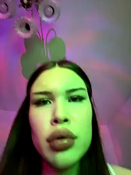 misssurprizisss online show from November 6, 1:12 pm