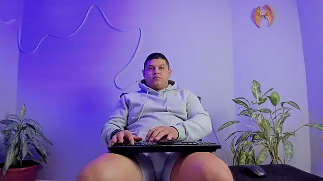 Snapshot of Maximus_Steel chatting on October 19, 11:55 am Maximus Steel online show from October 19, 11:55 am